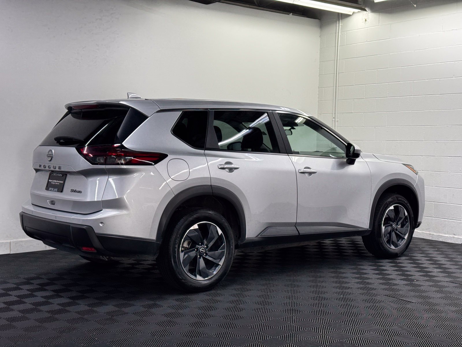 Certified 2024 Nissan Rogue SV AWD/4WD image 2