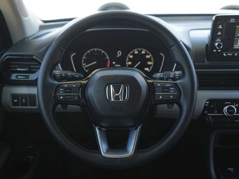 Used 2025 Honda Pilot EX-L image 16