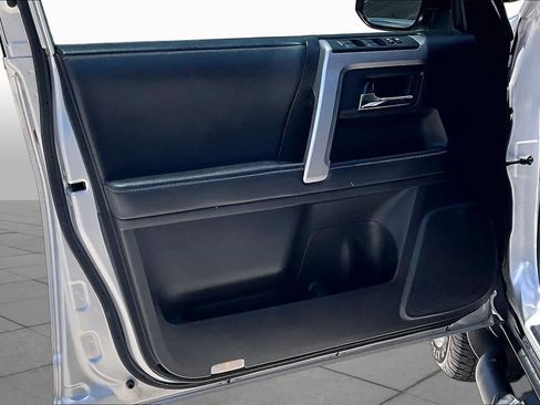 Used 2022 Toyota 4Runner SR5 RWD image 20