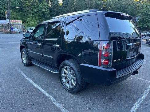 Used 2013 GMC Yukon Denali AWD/4WD image 7