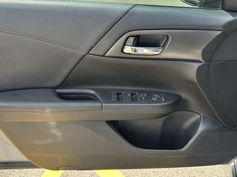 Used 2017 Honda Accord Sport image 16