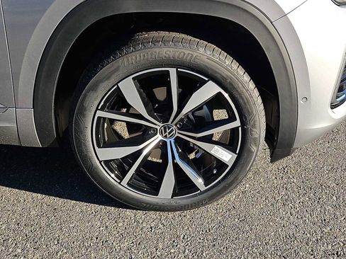 New 2026 Volkswagen Atlas Cross Sport SEL Premium R-Line AWD/4WD image 2