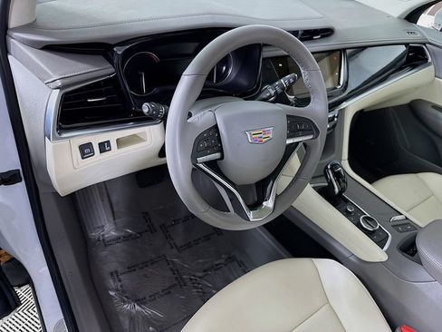 Used 2025 Cadillac XT6 Premium Luxury w/ LPO, Floor Liner Package AWD/4WD image 20