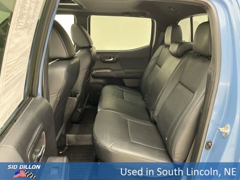 Used 2019 Toyota Tacoma TRD Sport image 19