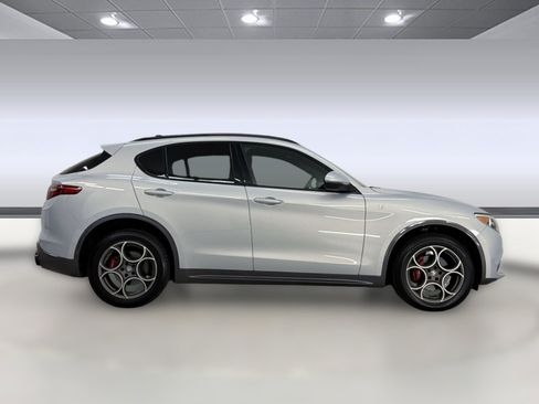 Used 2022 Alfa Romeo Stelvio Ti w/ Active Assist Plus Package AWD/4WD image 7