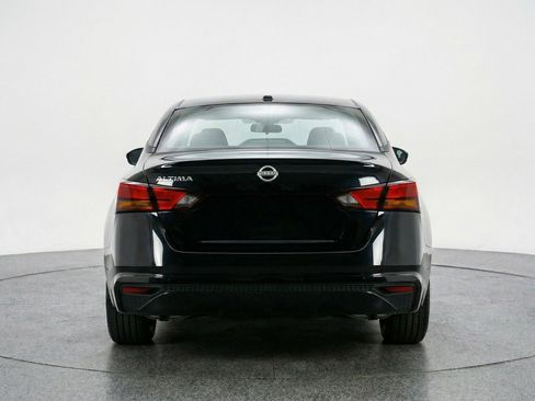 Used 2025 Nissan Altima 2.5 SV image 7