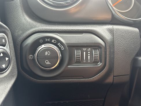 Used 2022 Jeep Gladiator Sport AWD/4WD image 30