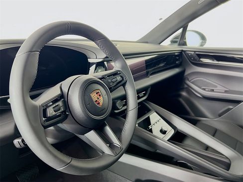 New 2025 Porsche Macan 4 Electric image 4