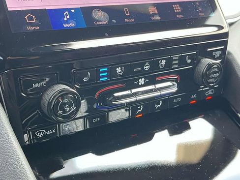 New 2025 Jeep Grand Cherokee L Overland w/ Advanced Protech Group III image 31