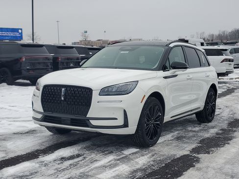 New 2026 Lincoln Corsair Premiere image 2