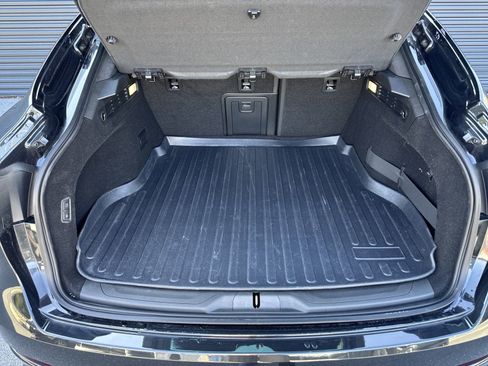 Used 2024 Maserati Levante GT Ultima image 24