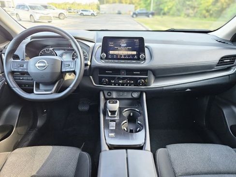 Used 2025 Nissan Rogue SV FWD image 15