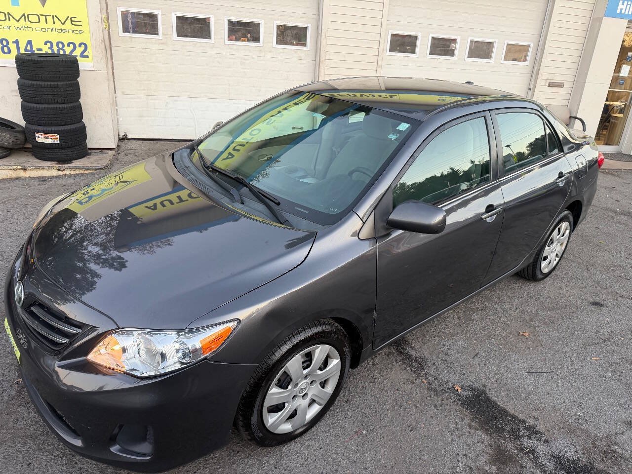 Used 2013 Toyota Corolla LE FWD image 2