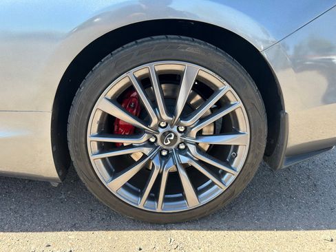 Used 2017 INFINITI Q60 Red Sport 400 image 8