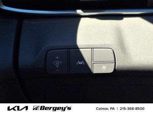 Used 2023 Hyundai Elantra SEL w/ Convenience Package FWD image 25