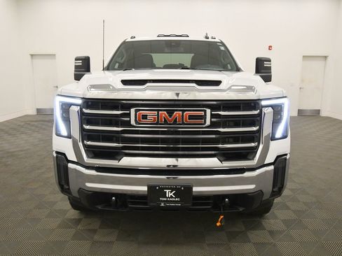 Used 2024 GMC Sierra 3500 SLE image 10