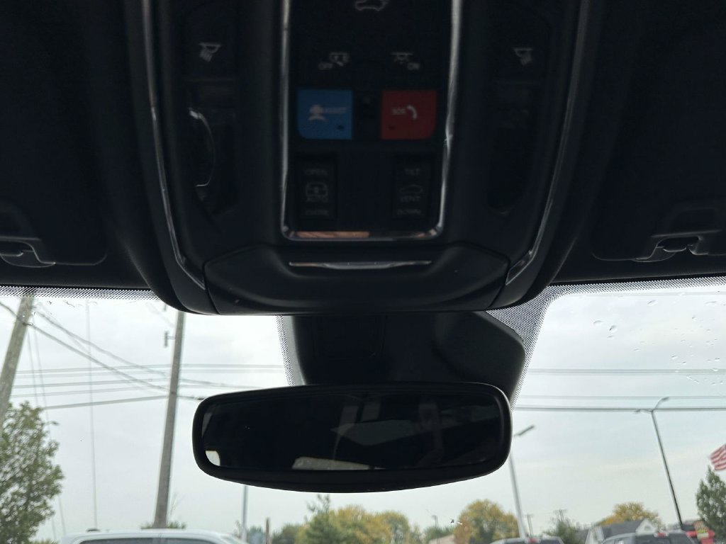 Used 2024 Jeep Grand Cherokee Altitude AWD/4WD image 29