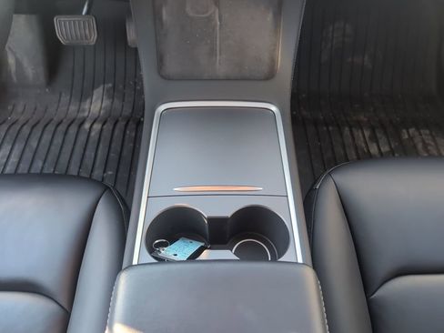 Used 2023 Tesla Model 3 Standard Range image 18