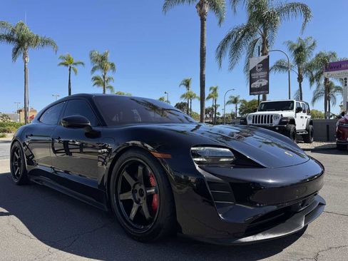 Used 2023 Porsche Taycan GTS image 9