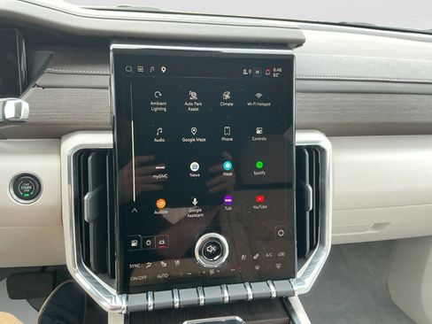 Used 2024 GMC Acadia Denali w/ Super Cruise Package image 21