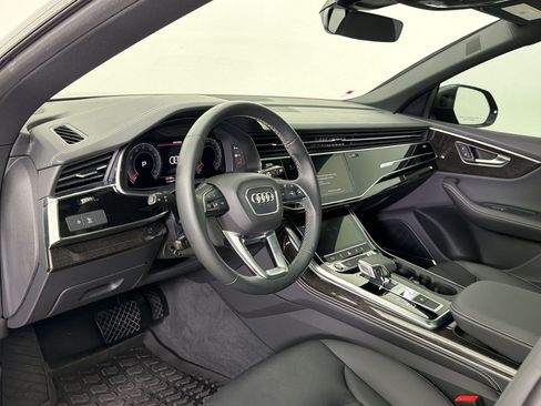 Used 2025 Audi Q8 Premium Plus AWD/4WD image 4