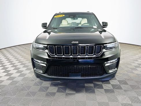 Certified 2025 Jeep Grand Cherokee Limited AWD/4WD image 4