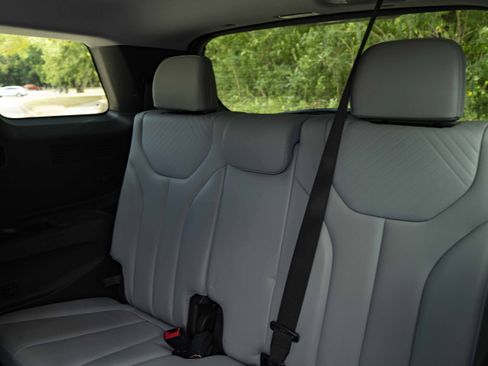 Used 2025 Hyundai Palisade SEL FWD image 19