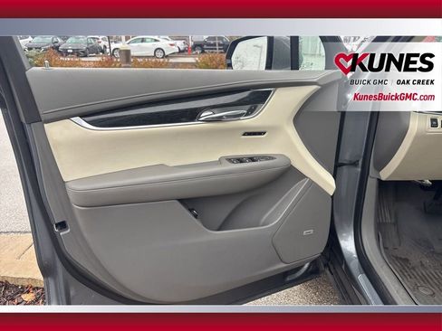Used 2021 Cadillac XT6 Premium Luxury w/ LPO, Floor Liner Package image 8