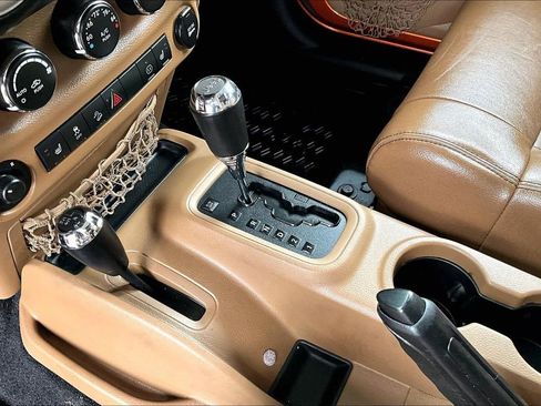 Used 2011 Jeep Wrangler Unlimited Sahara w/ Connectivity Group image 14