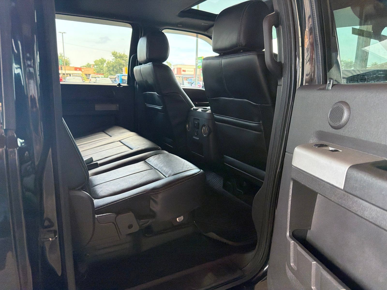 Used 2015 Ford F250 Lariat w/ Lariat Ultimate Package AWD/4WD image 5