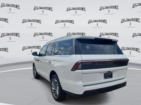 New 2026 Lincoln Navigator Reserve AWD/4WD image 3