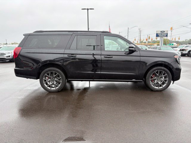 Used 2025 Ford Expedition Max Platinum w/ Stealth Performance Package AWD/4WD image 8
