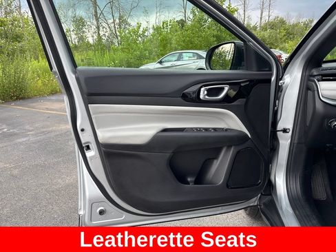 Used 2026 Jeep Compass Limited AWD/4WD image 20