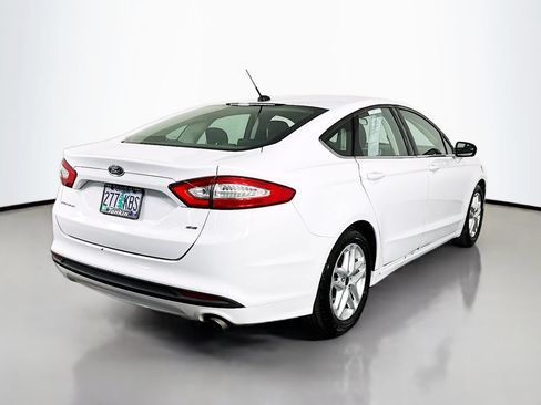 Used 2016 Ford Fusion SE FWD image 8