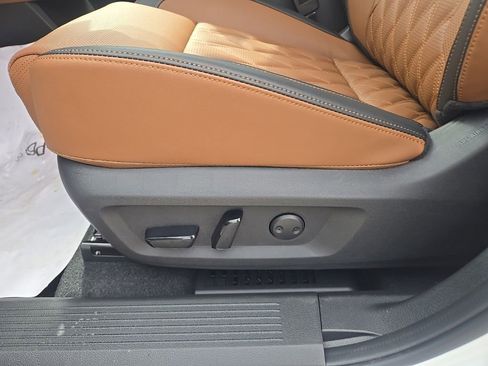 New 2026 Nissan Rogue Platinum w/ Platinum Premium Package AWD/4WD image 9
