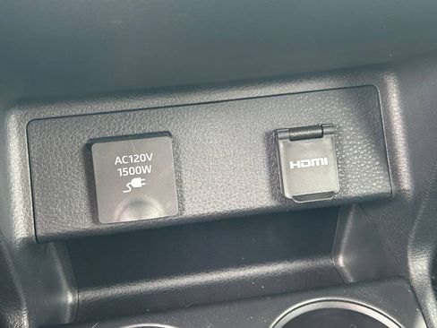 Used 2023 Toyota Sienna Platinum FWD image 25