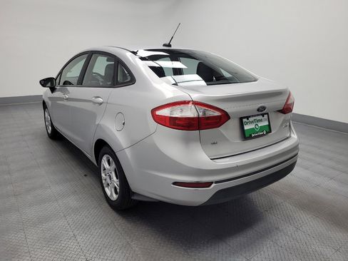 Used 2015 Ford Fiesta SE image 5