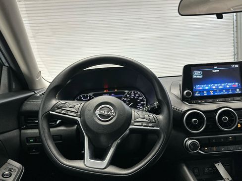 Used 2025 Nissan Sentra SV FWD image 10