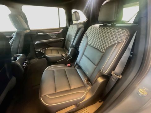 Used 2024 GMC Acadia Denali w/ Super Cruise Package FWD image 25