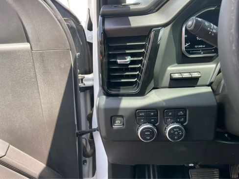 Used 2023 GMC Sierra 1500 AT4 w/ AT4 Premium Package AWD/4WD image 14