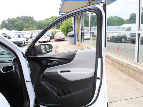 Used 2019 Chevrolet Equinox LS image 22