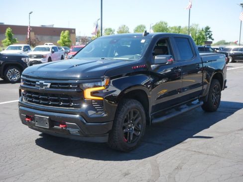 Certified 2024 Chevrolet Silverado 1500 RST w/ Redline Edition AWD/4WD image 5