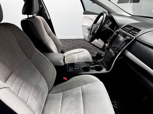 Used 2016 Toyota Camry XSE FWD image 53