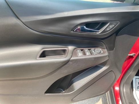 Used 2021 Chevrolet Equinox LT image 17