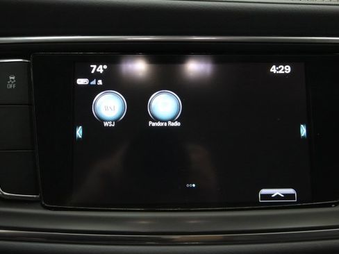 Used 2019 Buick Enclave Essence image 18