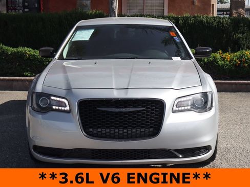 Used 2023 Chrysler 300 Touring w/ Sport Appearance Package RWD image 3
