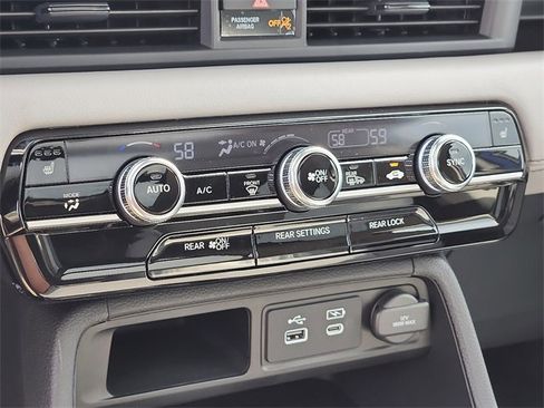 New 2025 Honda Pilot Touring image 16