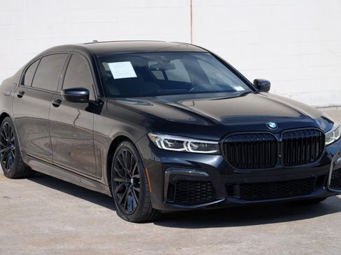 Used 2021 BMW 740i w/ M Sport Package RWD image 60