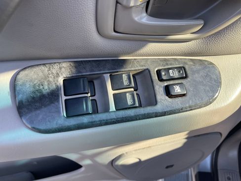 Used 2007 Toyota Sequoia SR5 RWD image 19