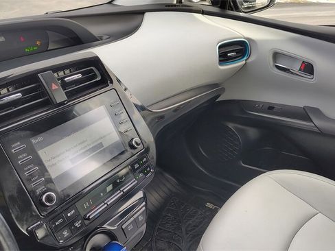 Used 2020 Toyota Prius XLE image 24